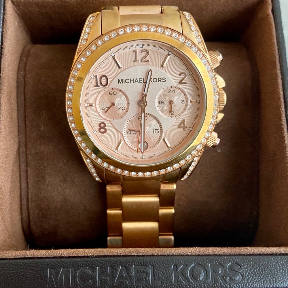 LIKE NEW MICHAEL KORS rose gold watch crystals
